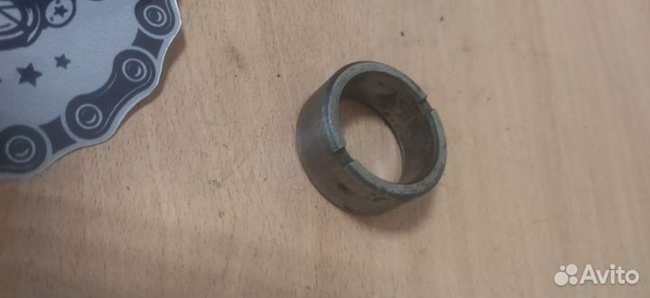 Обоима подшипника вторичного вала на восход