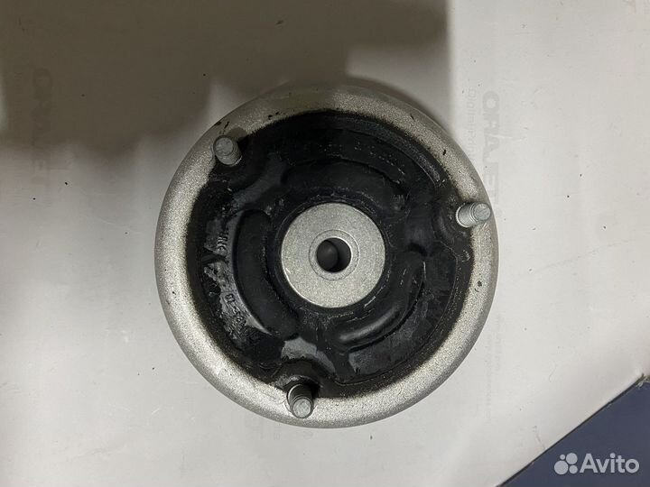 Bmw 5 E60 Опора амортизатора задн