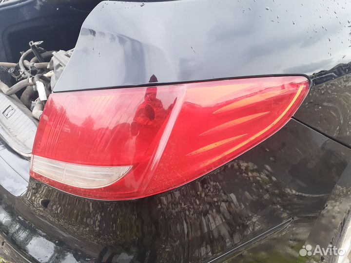 Peugeot 408 фонарь левый.правый