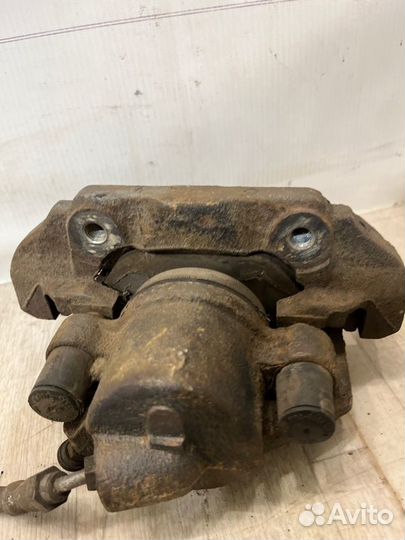 Суппорт передний правый Ford Fusion CBK 1.6L