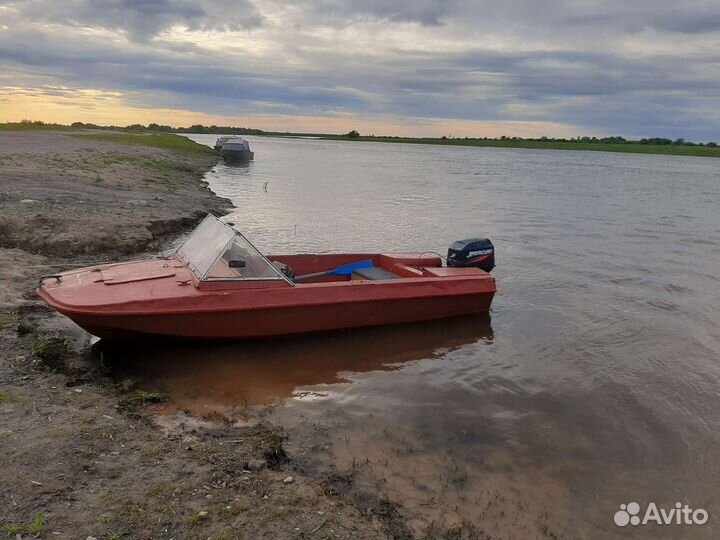 Лодка с мотором