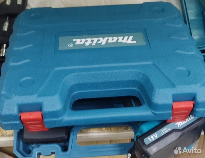 Шуруповерт makita 18v