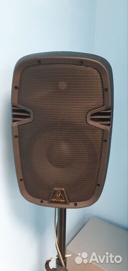 Behringer PK110A активная акустическая система