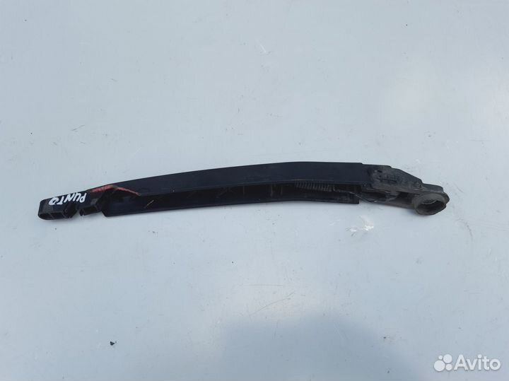 Поводок стеклоочистителя заднего Fiat Punto 3