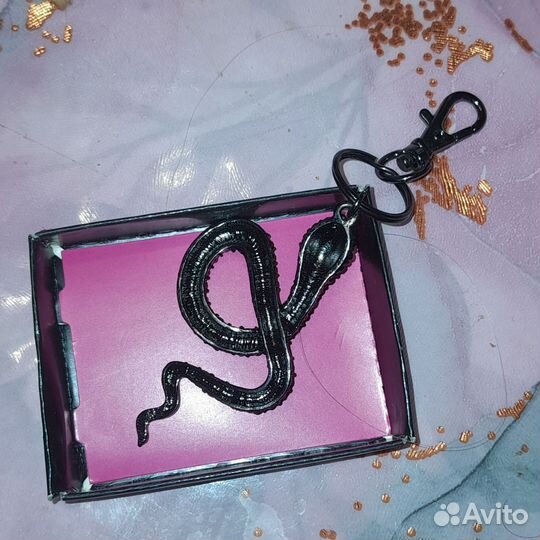 Кулон Год Змеи Avon