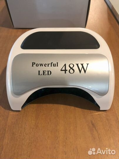 Профессиональная LED-лампа для маникюра