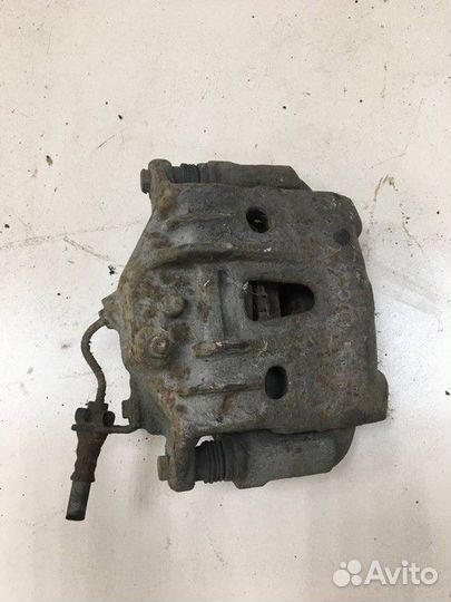 Суппорт передний правый Volkswagen Transporter