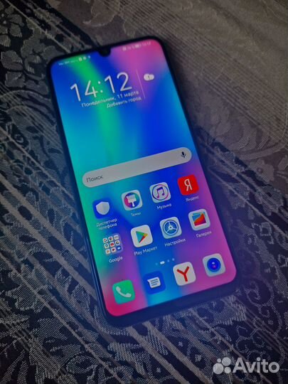 Сотовые телефоны. Мало б у