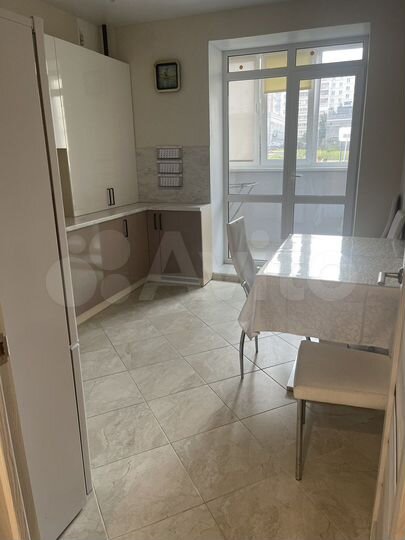 2-к. квартира, 60 м², 1/9 эт.