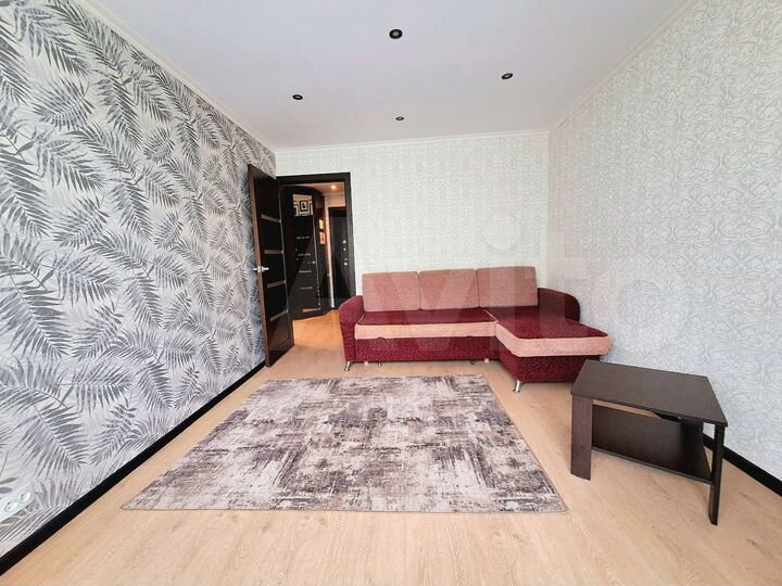 2-к. квартира, 40 м², 3/3 эт.
