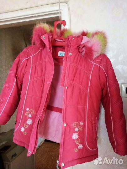 Продам куртку детскую