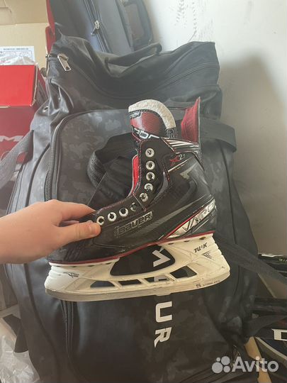 Коньки хоккейные bauer vapor x2,7