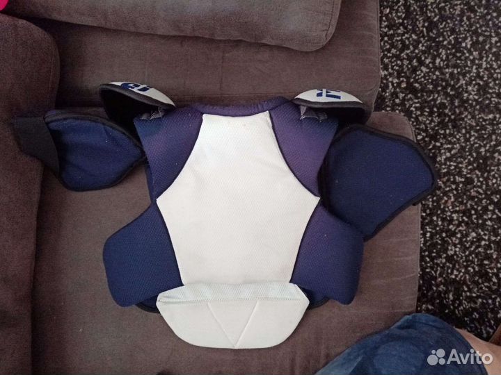 Нагрудник хоккейный на 5-7лет