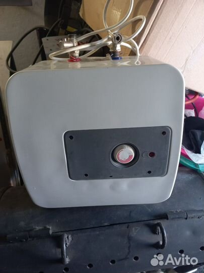 Водонагреватель ariston 10l