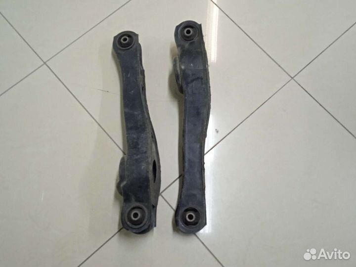 Рычаг задний Mitsubishi Delica