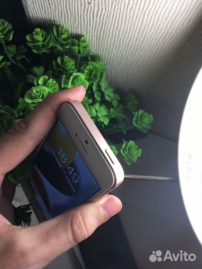 iPhone SE, 32 ГБ