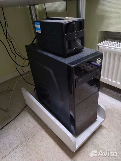 Тележка для компьютера