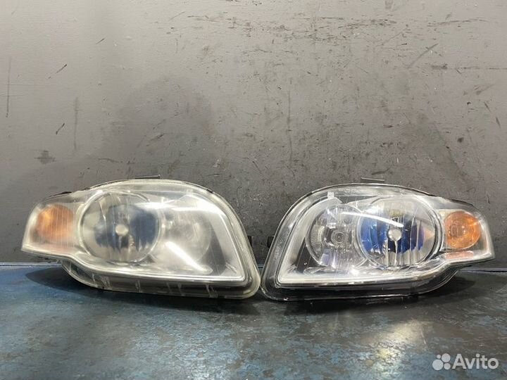 Фары комплект Audi A4 B7