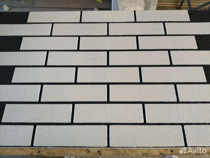 Фасадные панели и модульный кирпич с готовым швом