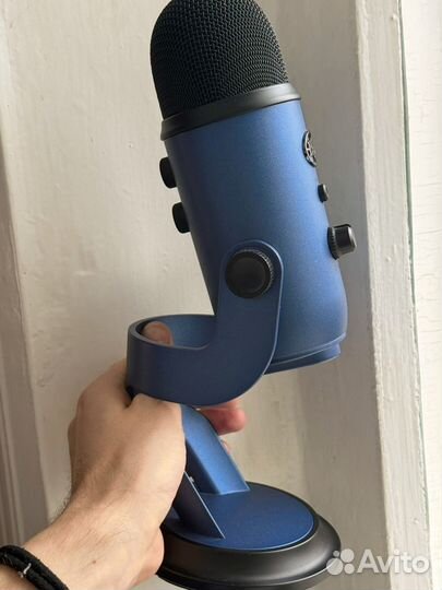 Студийный микрофон Blue yeti