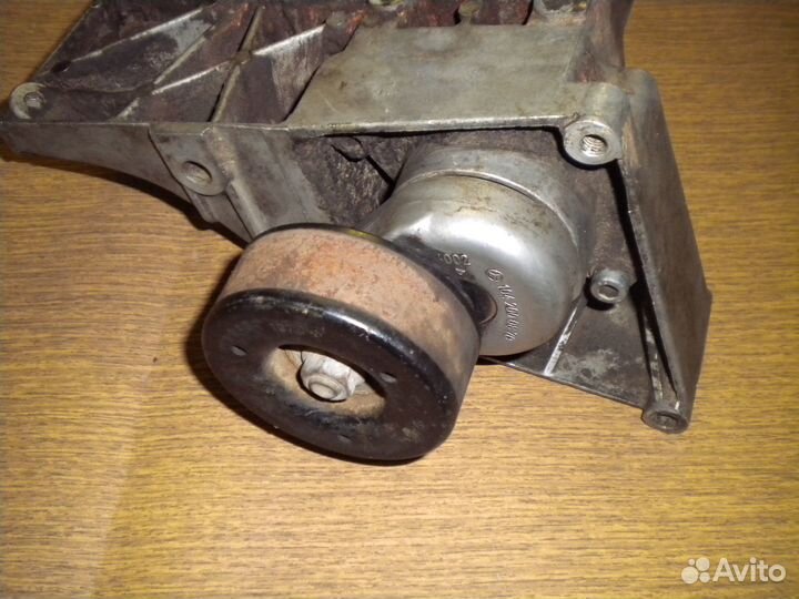 Натяжитель ремня Ssangyong Musso 3.2 G32D