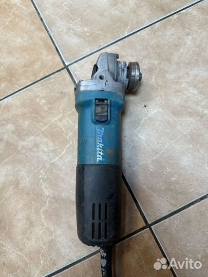 Makita 9558HN ушм Болгарка (на запчасти)