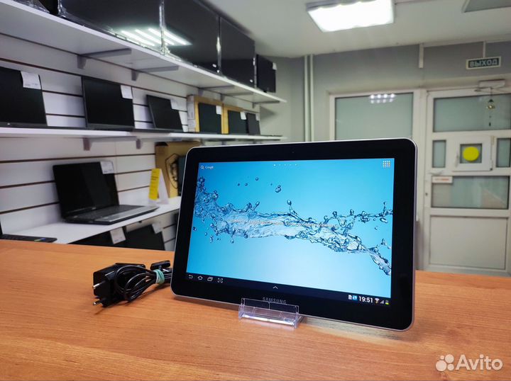 Планшет Samsung Galaxy Tab GT-P7500 10.1