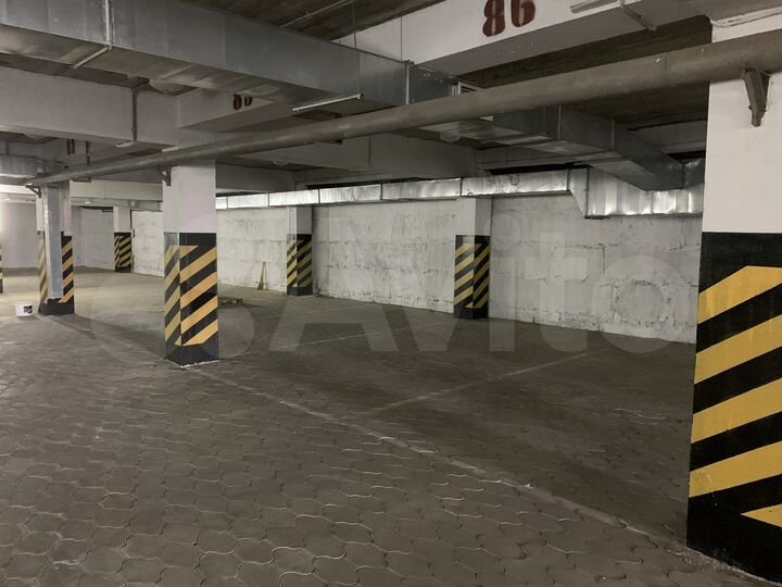Машиноместо, 12 м²