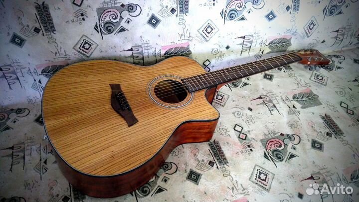 Электроакустическая гитара (новая) полный комплект