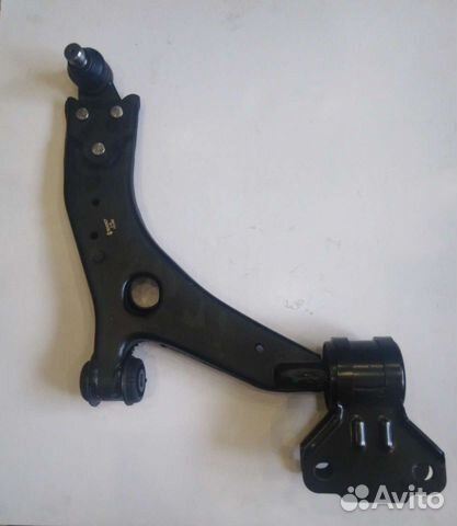Форд Фокус 3 передний правый рычаг