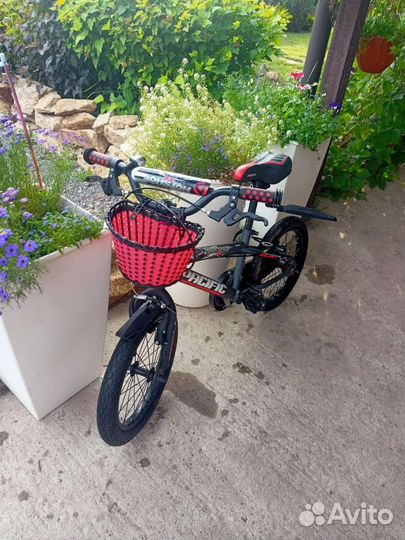 Детский велосипед четырёх-колесный