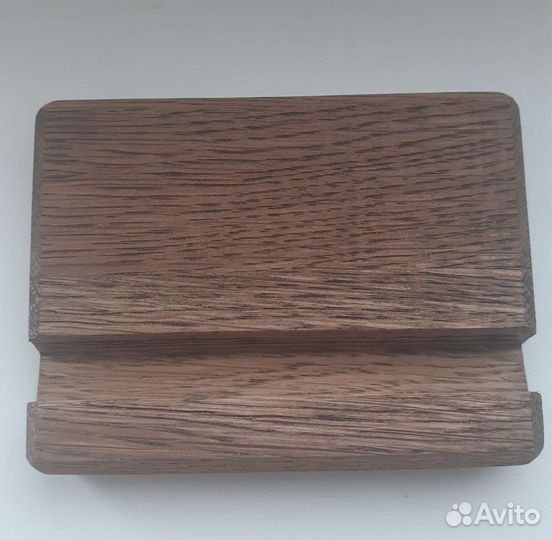 Деревянная подставка для телефона