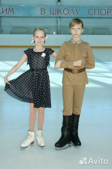 Очаровательное платье для фигурного катания