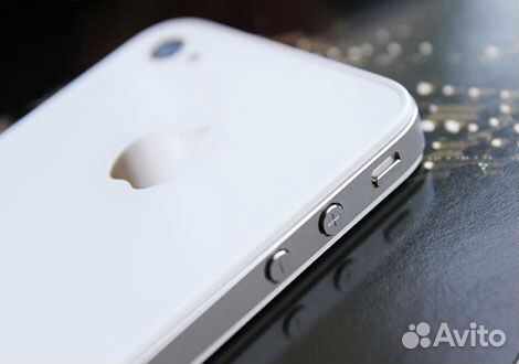 Телефон »Apple iPhone 4»