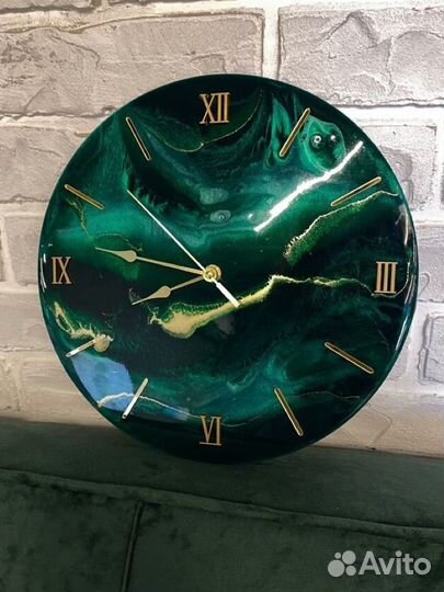 Часы из эпоксидной смолы на заказ