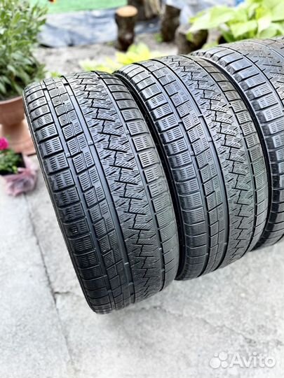 Triangle PL02 245/45 R19 и 275/40 R19 105V