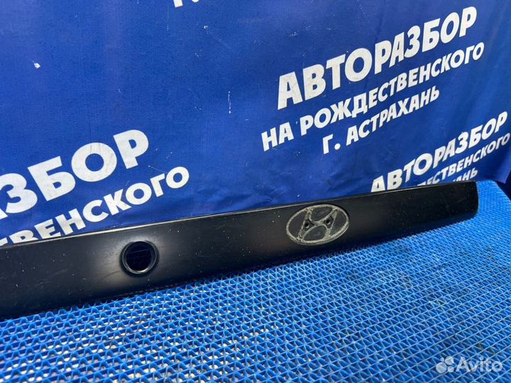 Накладка крышки багажника Hyundai Accent седан