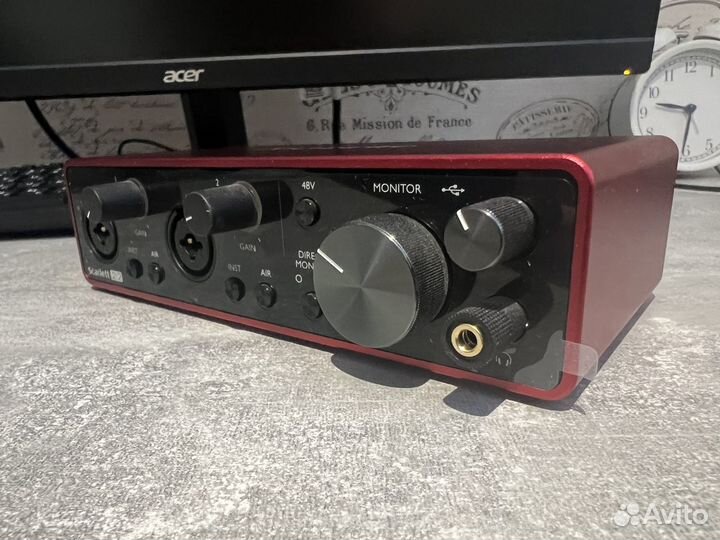 Звуковая карта Focusrite Scarlett 2i2 3rd Gen