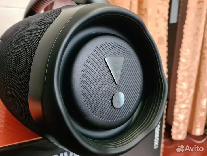 Акустические колонки jbl