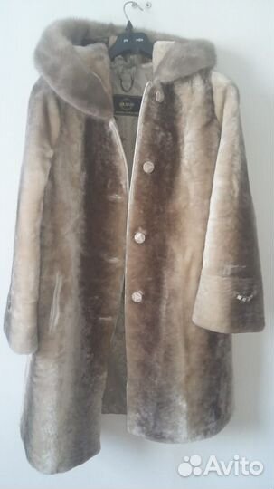 Шуба мутоновая 48 50 с капюшоном