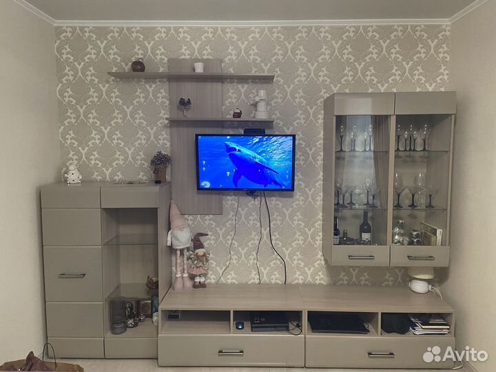 Стенка в гостинную, тумба под тв