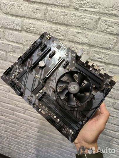 Материнская плата Gigabyte Z390 UD V2