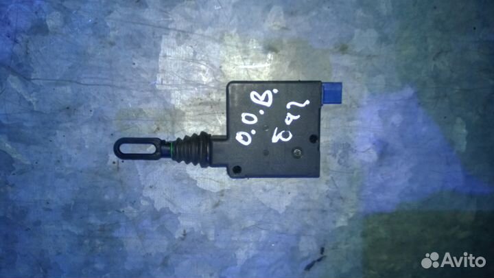 Opel Omega B Активатор замка багажника 90460062