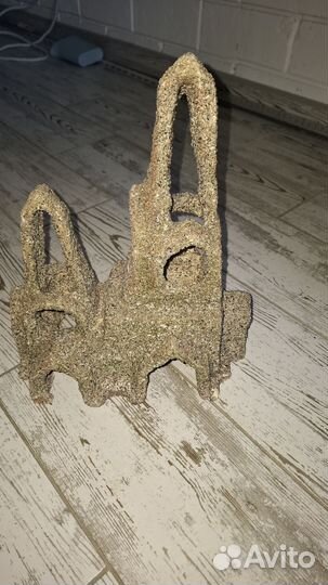 Замок в аквариум