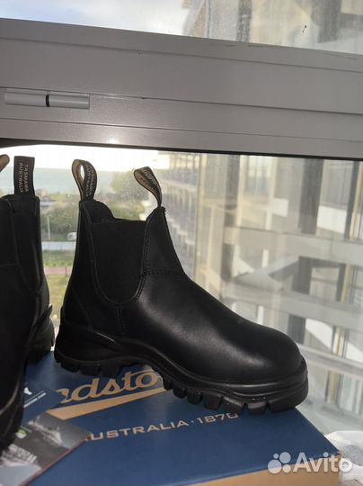 Blundstone chelsea boots