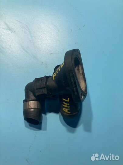 Фланец системы охлаждения для Volkswagen Passat B5