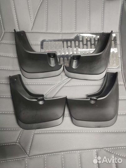 Брызговик corolla110