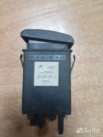 Кнопка аварийной сигнализации Skoda Octavia