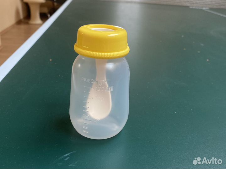 Бутылочка pigeon с ложкой