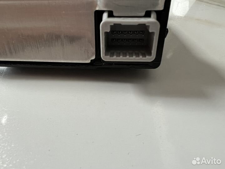 Камера чтения дорожных знаков Lexus